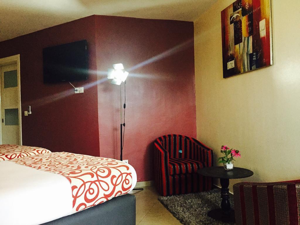 Detente Hotel Abidjan Ngoại thất bức ảnh