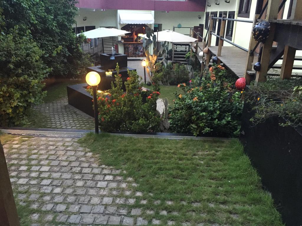 Detente Hotel Abidjan Ngoại thất bức ảnh