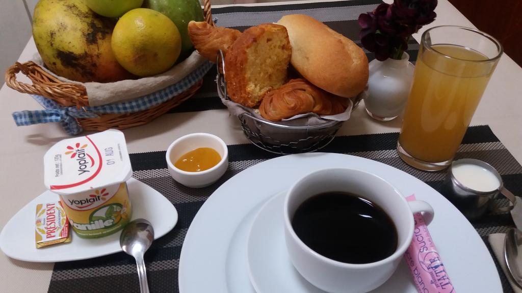 Detente Hotel Abidjan Ngoại thất bức ảnh