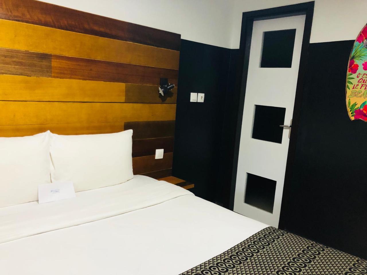 Detente Hotel Abidjan Ngoại thất bức ảnh