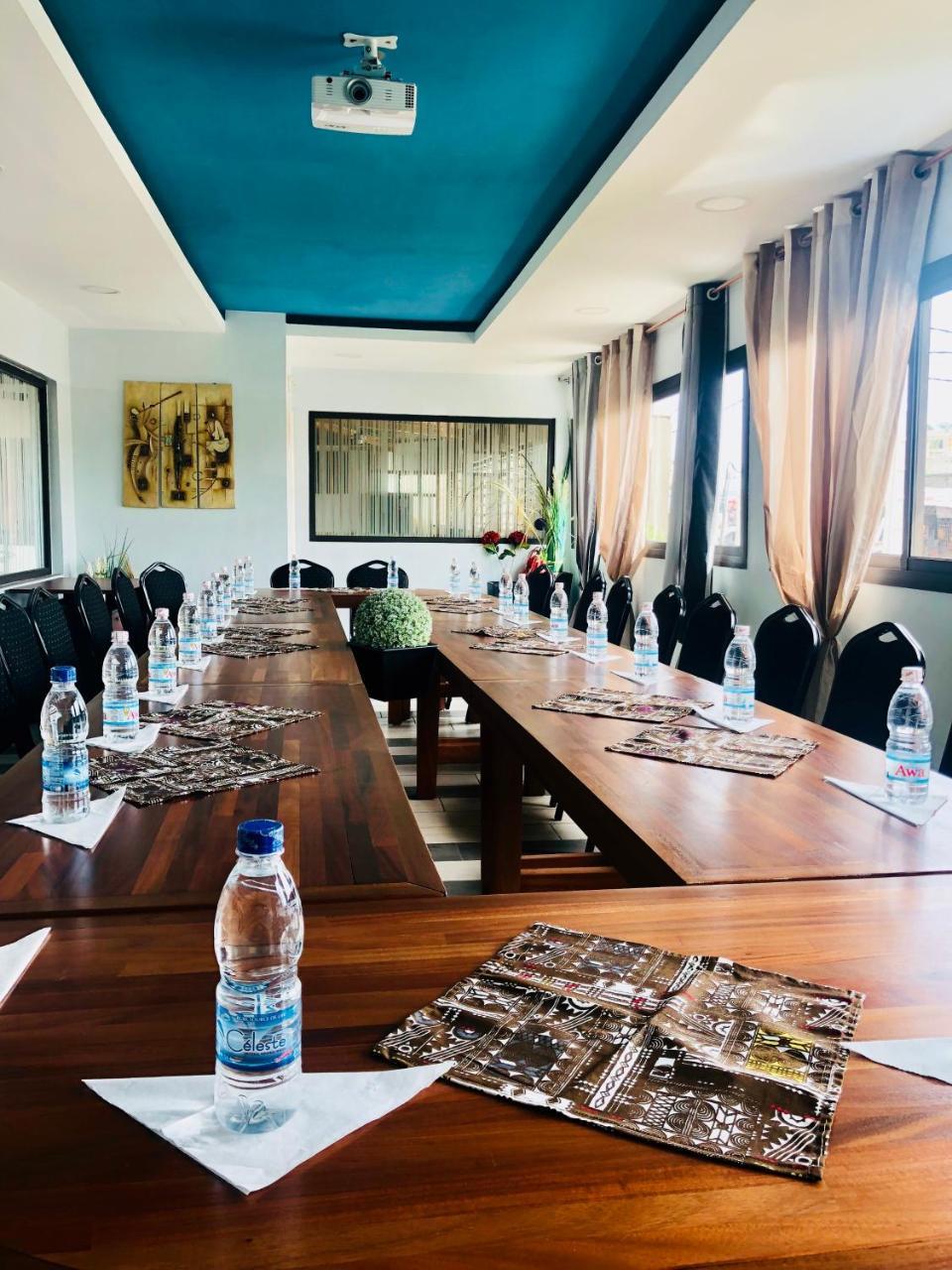 Detente Hotel Abidjan Ngoại thất bức ảnh