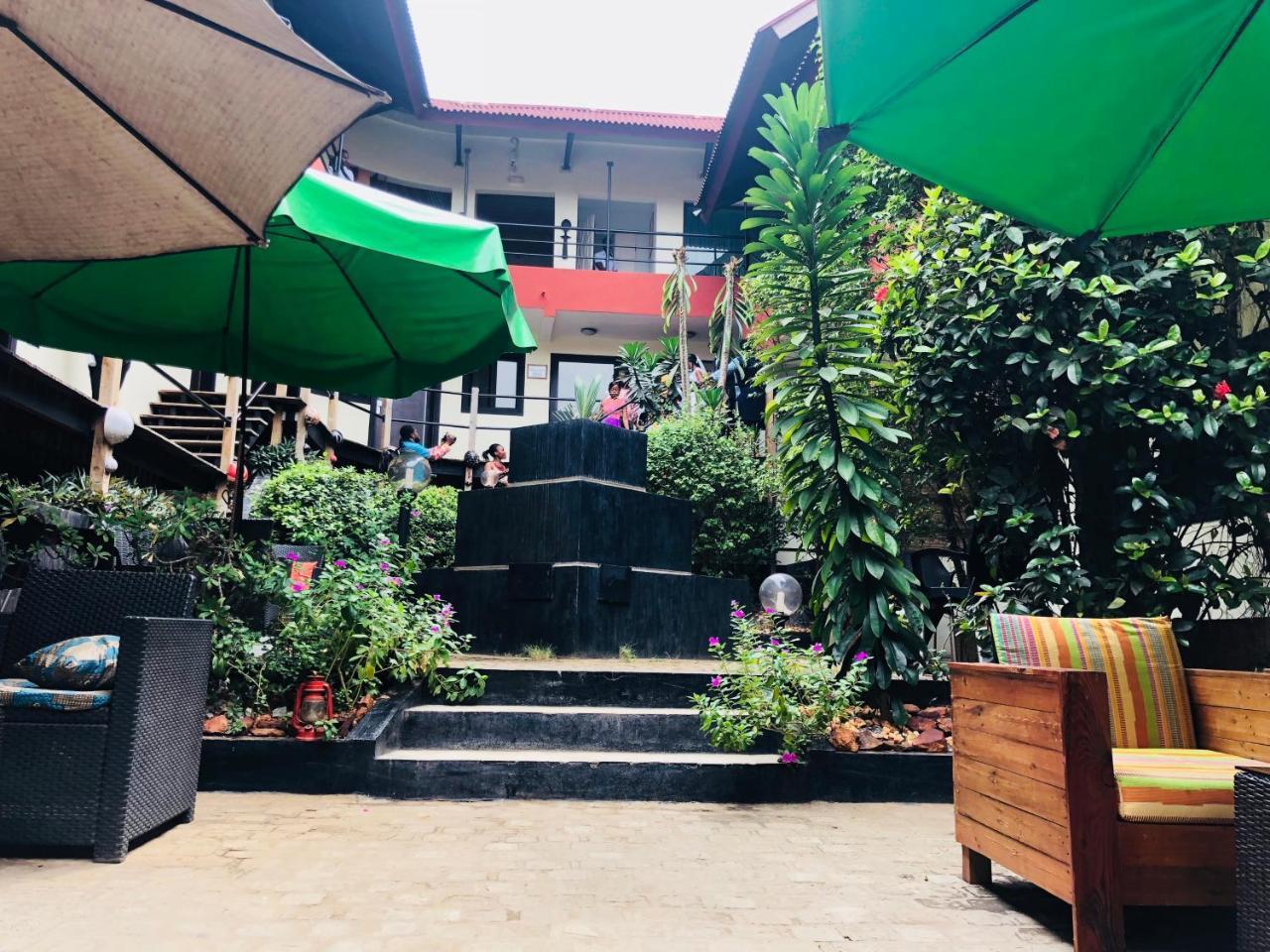 Detente Hotel Abidjan Ngoại thất bức ảnh
