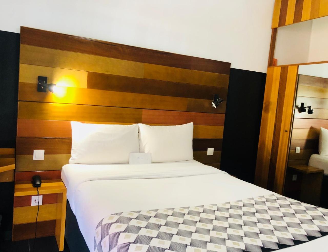 Detente Hotel Abidjan Ngoại thất bức ảnh